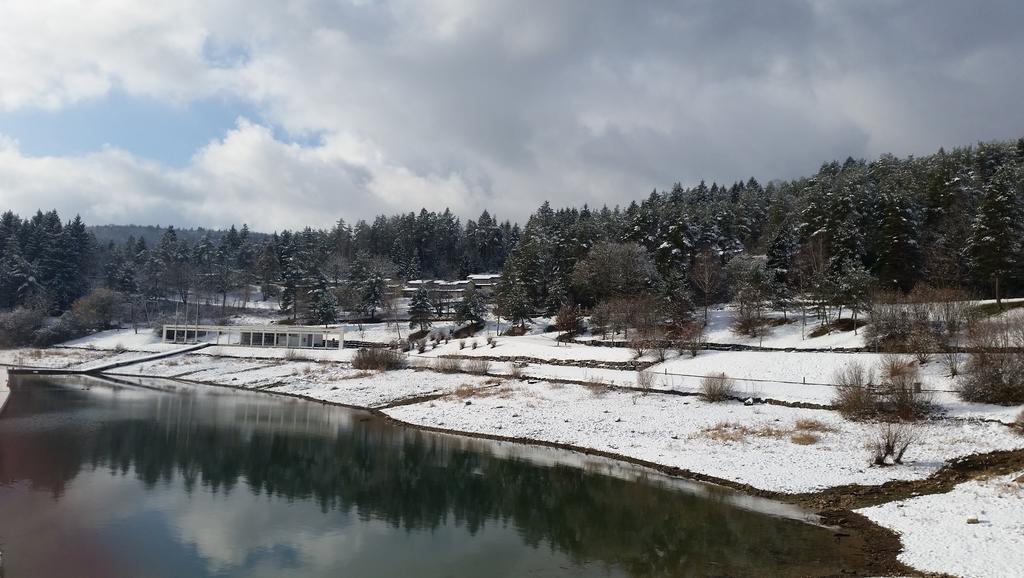 Vvf Jura Lac De Vouglans Maisod Bagian luar foto